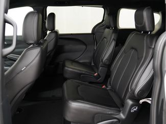 New 2026 Chrysler Pacifica Select AWD/4WD video 5