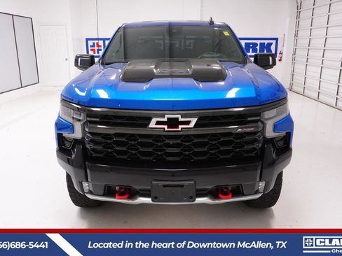 Used 2022 Chevrolet Silverado 1500 ZR2 w/ Technology Package image 2