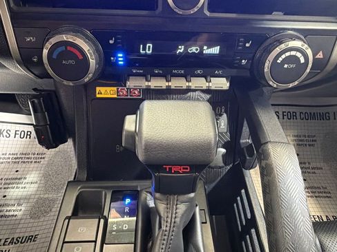 Used 2025 Toyota 4Runner TRD Off-Road Premium AWD/4WD image 30