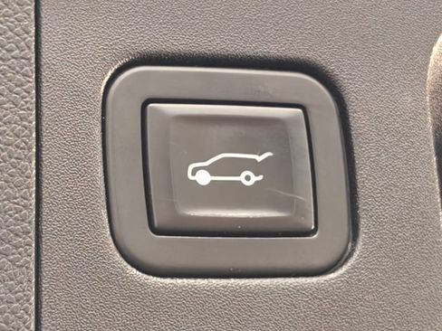 Used 2019 Cadillac XT4 Sport w/ Cold Weather Package FWD image 35