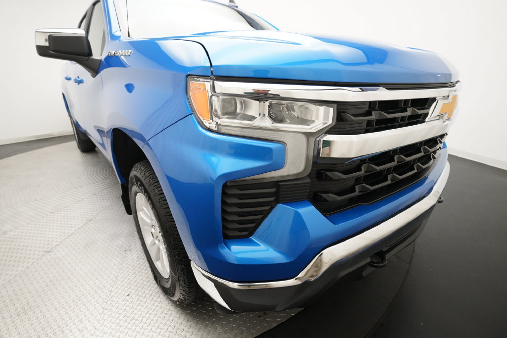 Used 2025 Chevrolet Silverado 1500 LT AWD/4WD image 22