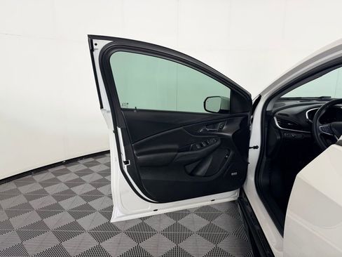 Used 2018 Chevrolet Volt Premier w/ Driver Confidence Package image 24