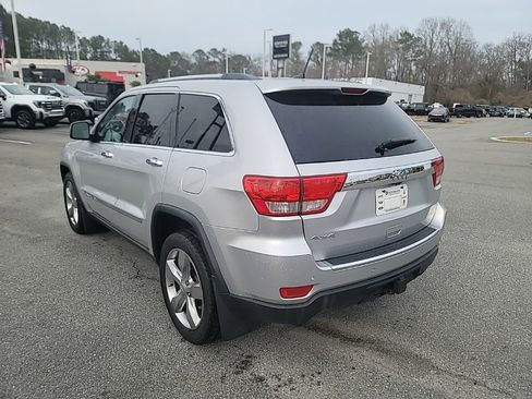Used 2011 Jeep Grand Cherokee Overland image 5