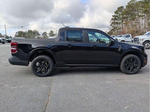 New 2026 Ford Maverick Lariat w/ Black Appearance Package image 5