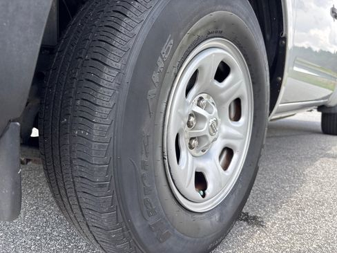 Used 2012 Nissan Frontier S w/ S Preferred Pkg RWD image 9