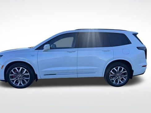 Used 2023 Cadillac XT6 Sport w/ Technology Package image 2