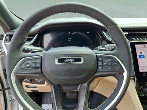 Certified 2023 Jeep Grand Cherokee L Limited w/ Luxury Tech Group II AWD/4WD image 18