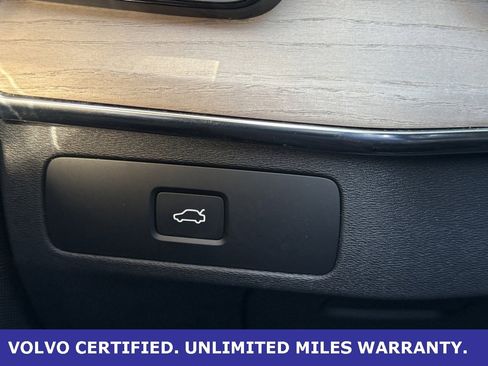 Certified 2025 Volvo XC90 B6 Plus image 20