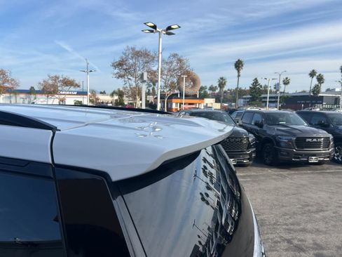 Used 2022 Chevrolet Tahoe Z71 w/ Luxury Package image 23