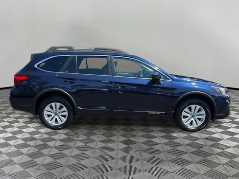 Used 2018 Subaru Outback 2.5i Premium w/ Protection Package #1 AWD/4WD image 4