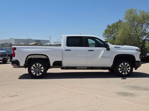Used 2024 Chevrolet Silverado 2500 Custom w/ Custom Value Package AWD/4WD image 9