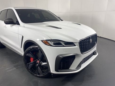 Used 2021 Jaguar F-PACE SVR image 2