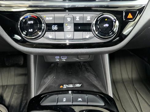 Used 2024 Buick Envista Sport Touring w/ Convenience I Package image 14