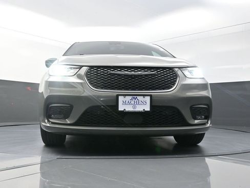 Used 2023 Chrysler Pacifica Touring-L w/ S Appearance Package FWD image 25