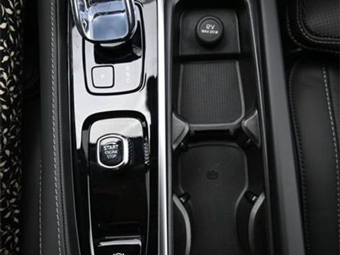 Used 2025 Volvo XC90 T8 Ultra image 11