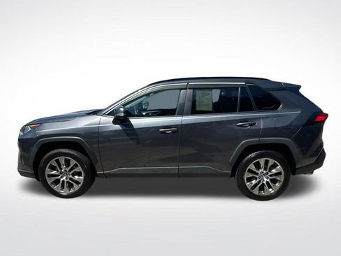 Used 2019 Toyota RAV4 XLE Premium FWD image 6