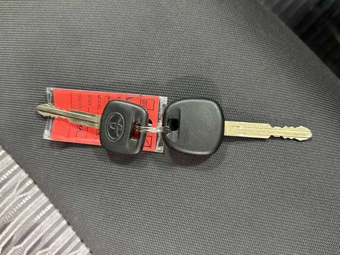 Certified 2017 Toyota Tundra SR5 image 31