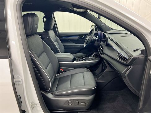 Certified 2025 Buick Enclave Sport Touring w/ Power Package image 22