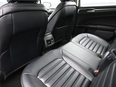 Used 2020 Ford Fusion SEL image 20