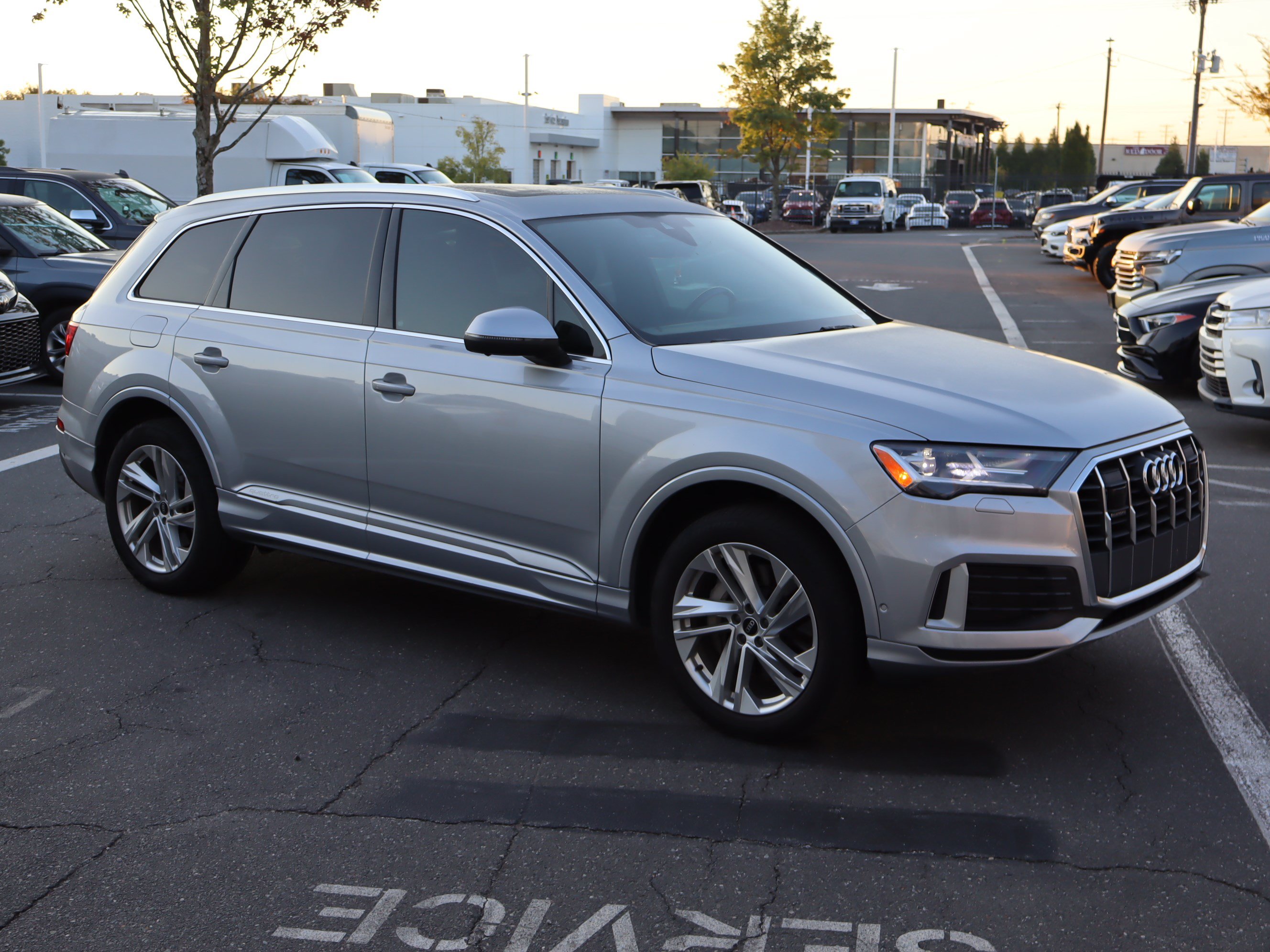 Used 2021 Audi Q7 2.0T Premium Plus w/ Executive Package AWD/4WD image 2