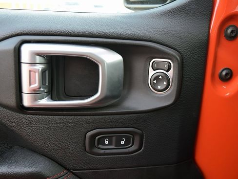 Used 2018 Jeep Wrangler Unlimited Rubicon w/ Dual Top Group image 22