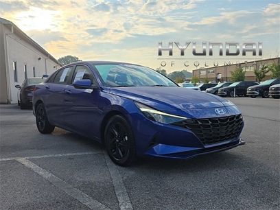 Used 2023 Hyundai Elantra SEL w/ Cargo Package