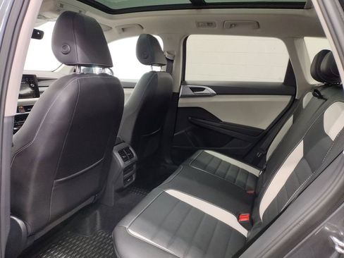 New 2025 Volkswagen Taos SEL image 24