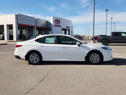 New 2026 Toyota Camry LE image 7