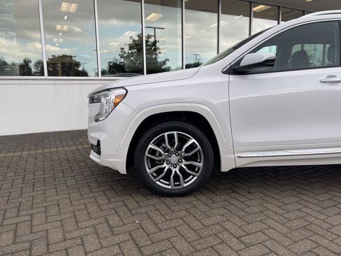 Used 2023 GMC Terrain Denali AWD/4WD image 9