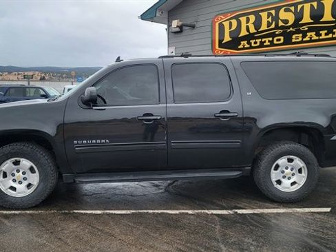 Used 2011 Chevrolet Suburban LT image 8