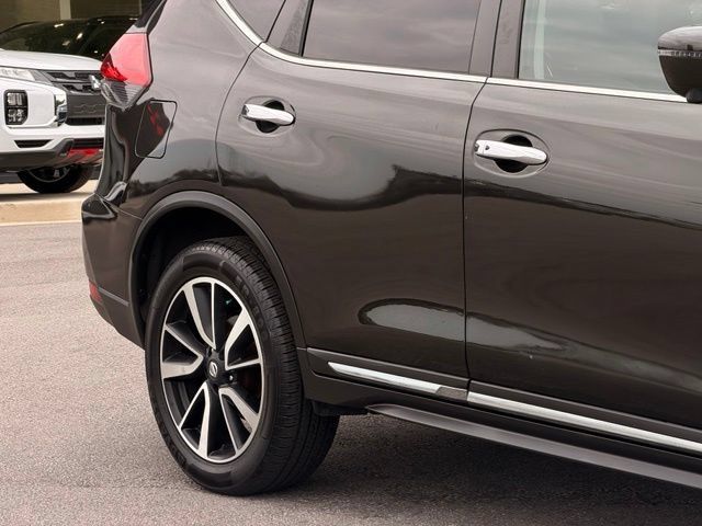 Used 2017 Nissan Rogue SL w/ SL Premium Package AWD/4WD image 5