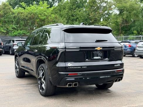 Used 2025 Chevrolet Traverse High Country AWD/4WD image 6