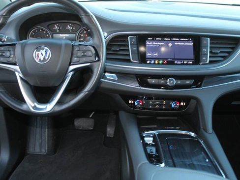 Used 2023 Buick Enclave Essence image 18