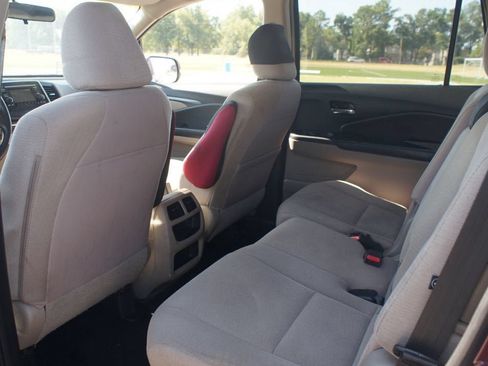 Used 2016 Honda Pilot LX image 10