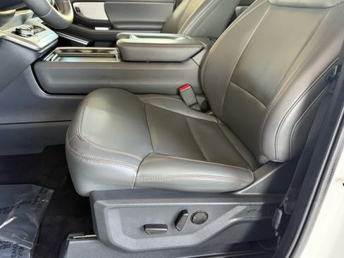 Certified 2025 Ford Expedition Active AWD/4WD image 4