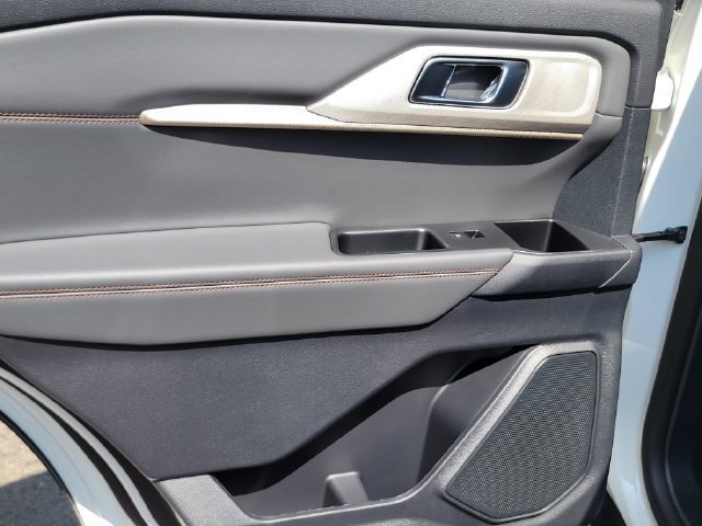 New 2027 Ford Explorer Active RWD image 13