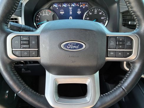 Used 2024 Ford Expedition XLT AWD/4WD image 25