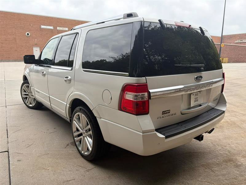 Used 2015 Ford Expedition Platinum RWD image 4