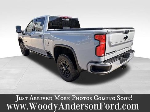 Used 2024 Chevrolet Silverado 2500 LTZ w/ LTZ Plus Package AWD/4WD image 4