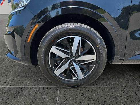 Used 2022 Kia Sorento S w/ Panoramic Sunroof Package image 14