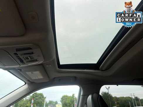 Used 2023 Toyota Highlander XLE AWD/4WD image 38