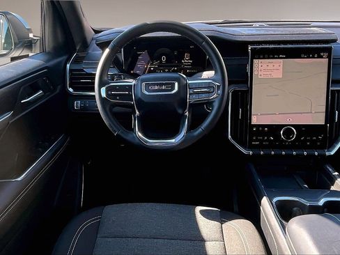 Used 2025 GMC Acadia Elevation image 8