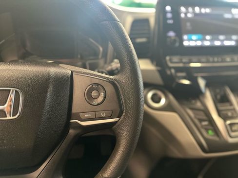 Used 2018 Honda Odyssey EX image 19
