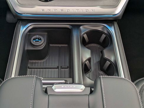 New 2026 Ford Expedition Platinum w/ Driver's Package image 22