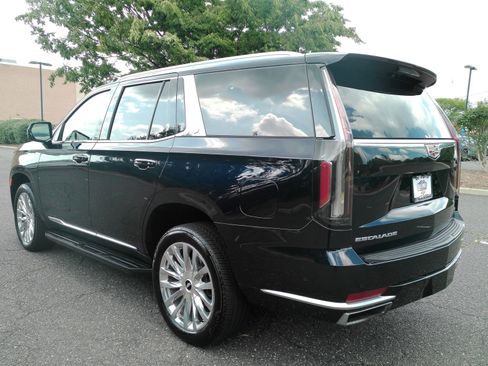 Certified 2024 Cadillac Escalade Premium Luxury AWD/4WD image 29