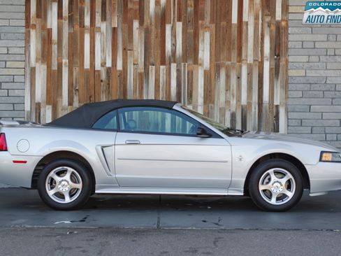 Used 2003 Ford Mustang Convertible image 13