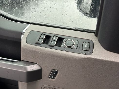 Used 2018 Ford F250 XLT w/ XLT Value Package image 22