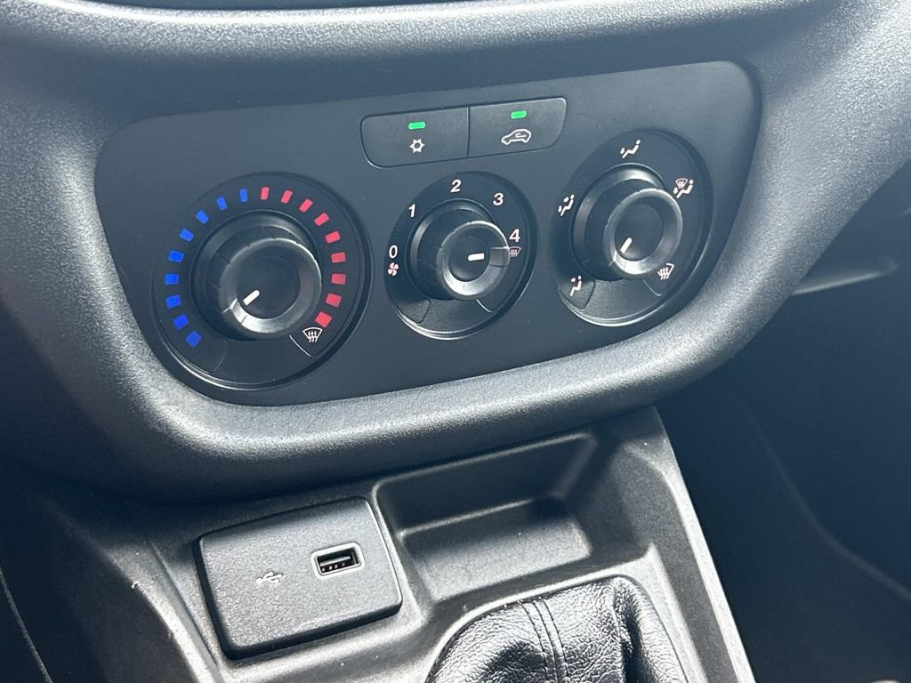 Used 2021 RAM ProMaster City Tradesman FWD image 27
