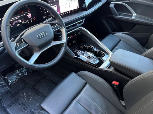 Used 2025 Audi Q5 Premium Plus w/ Premium Plus AWD/4WD image 7