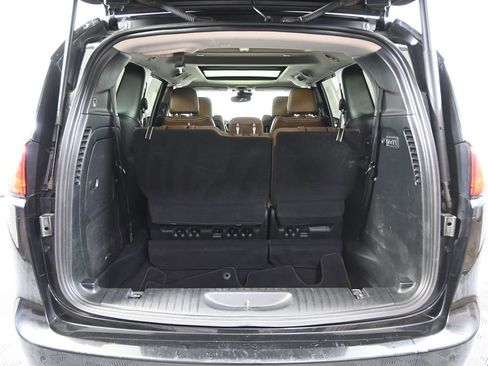 Used 2017 Chrysler Pacifica Limited FWD image 19